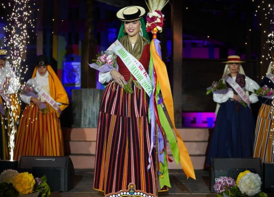 Johana Díaz, Romera Mayor, y Servanda López, Romera de Mayores, de las Fiestas de San Marcos 2024