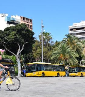 Las fotos ganadoras del quinto concurso de Guaguas Municipales recorren la ciudad en una exposición a bordo de varios vehículos de la empresa · foto 6