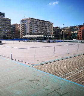 Las Palmas de Gran Canaria: Nuevas Generaciones y el Partido Popular denuncian el estado de dejadez de la zona deportiva de la cubierta de San Telmo · foto 1