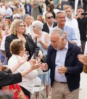 Ángel Víctor Torres sobre Pedro Martín: "Hay que elegir entre la propaganda o su trabajo, rigor y responsabilidad" · foto 12