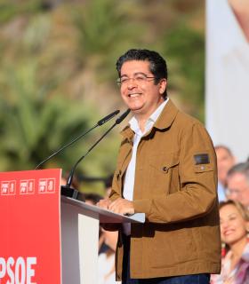Ángel Víctor Torres sobre Pedro Martín: "Hay que elegir entre la propaganda o su trabajo, rigor y responsabilidad" · foto 17