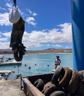 Éxito de limpieza submarina en los fondos de Caleta de Fuste · foto 2