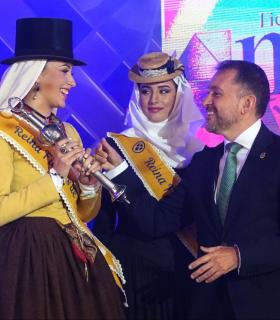 Valery Álvarez Plasencia, nueva Reina de las Fiestas de Mayo de Santa Cruz 2024 · foto 2