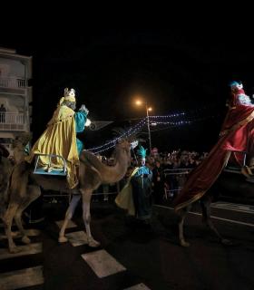La Noche de los Sueños llena de ilusión y valores las calles de Candelaria en la víspera del Día de Reyes · foto 2