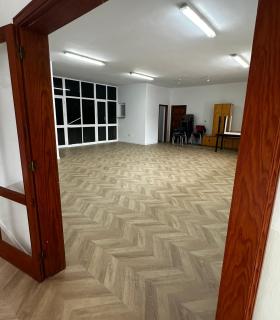 Recta final de los trabajos de adecentamiento y modernización del local social de Barranco las Lajas · foto 3