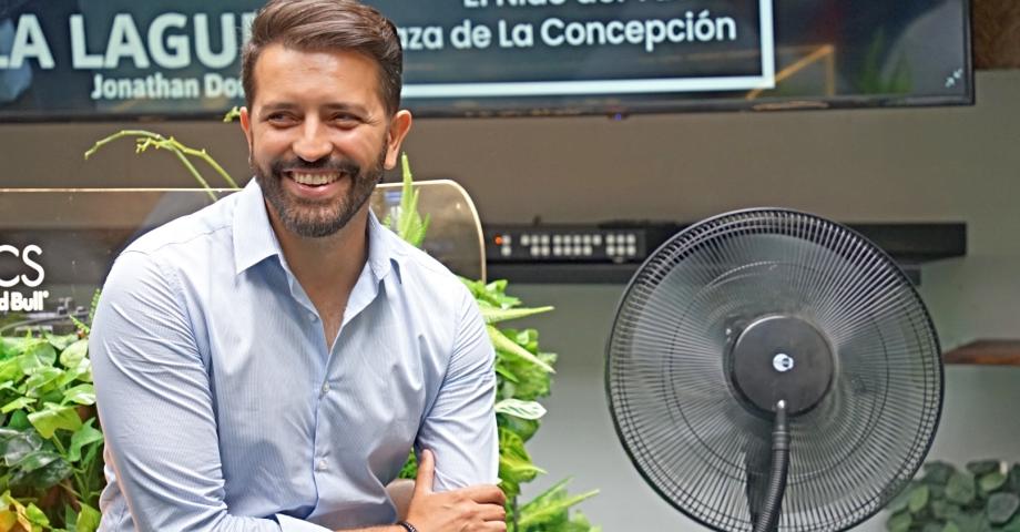 Jonathan Domínguez intercambia propuestas con los vecin@s del casco para crear un municipio mejor