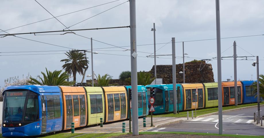 El Tranvía de Tenerife operará con unidades dobles durante 66 horas ininterrumpidas este fin de semana de Carnaval