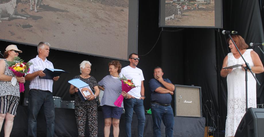 Antigua: Homenaje a las mujeres del mar y brindis popular