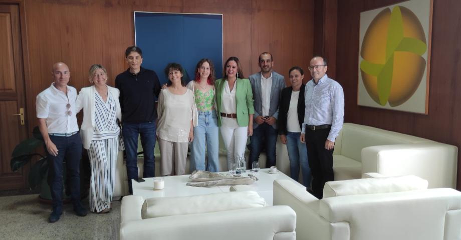 El Vicerrector de la ULPGC, David Sánchez, acude a Lanzarote a felicitar a la mejor nota EBAU de esa isla 