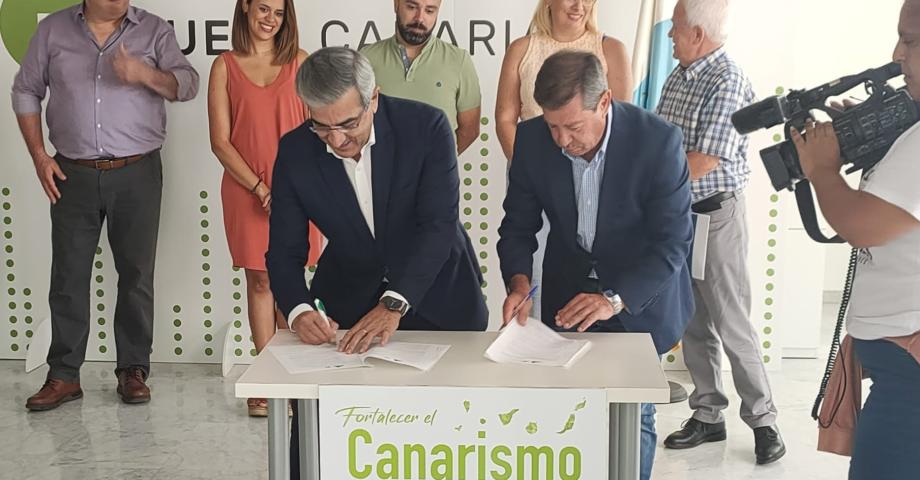 Román Rodríguez firma la integración de la Agrupación de Electores por Tejeda en NC con Francisco Perera