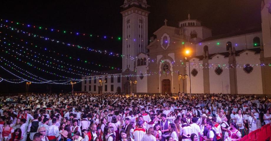 Candelaria: más de 4.000 personas se citan en el Baile de Magos y Pescadores