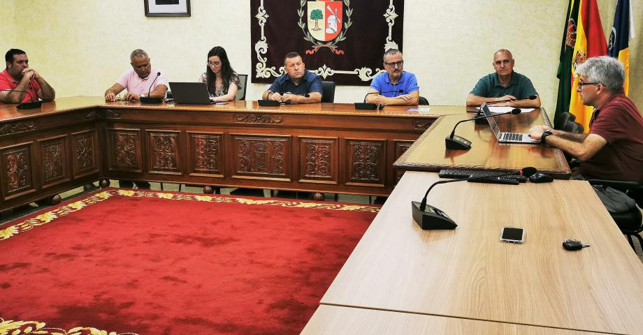 El Ayuntamiento de Antigua aprueba el cierre del ejercicio 2021 presentando unas cuentas saneadas, equilibradas y sin endeudamiento