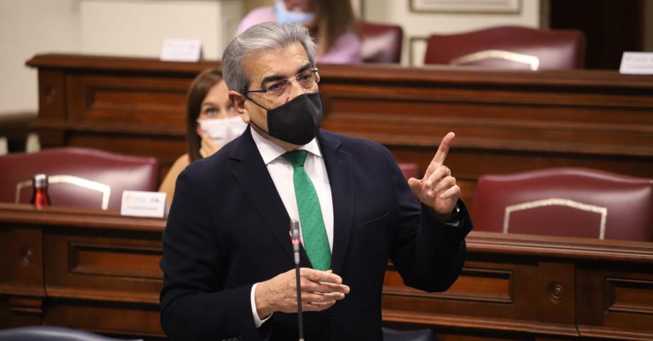 Rodríguez: A pesar de las enormes dificultades que estamos viviendo, Canarias va a salir fortalecida de la actual etapa 