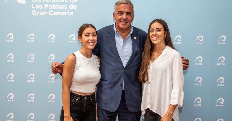 ULPGC: El Rector recibe a Paula e Isabel Laiseca, alumnas de la ULPGC y campeonas del mundo de la clase 29er de regata