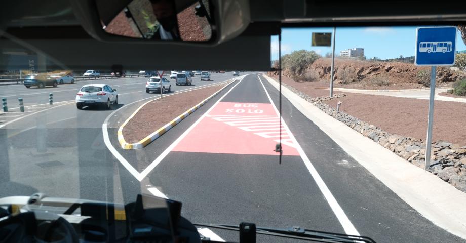 El carril bus entre Las Chumberas y Padre Anchieta agiliza los desplazamientos en transporte público