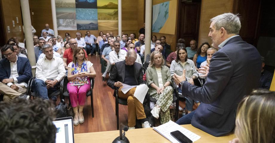 Fernando Clavijo, designado candidato de los nacionalistas canarios a la presidencia de Canarias