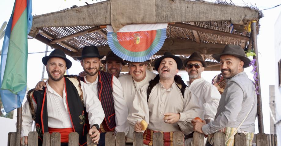 San Antonio Abad reúne, un año más, a miles de personas para celebrar su tradicional romería en Arona Casco