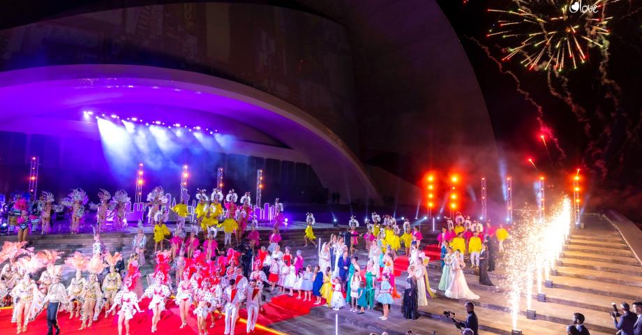 Santa Cruz de Tenerife inaugura su Carnaval con un acto espectacular ante más de 800 personas