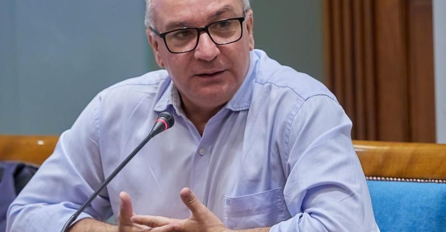 Campos afirma que Canarias se aproxima a la realidad de Baleares en la compra de viviendas por foráneos