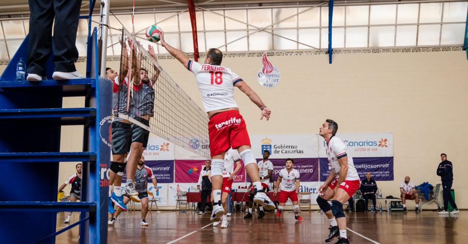 Un gran final a nivel ofensivo devuelve al CD Cisneros Alter a la victoria