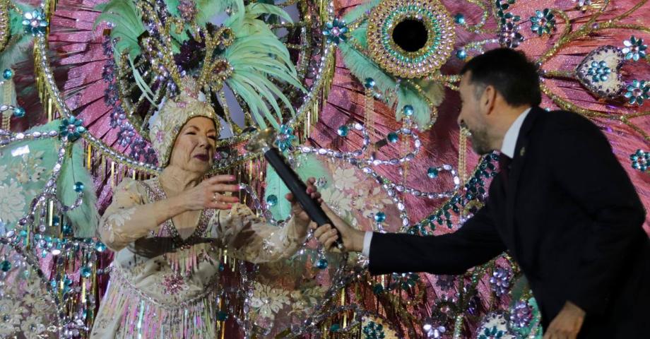 América González González es elegida Reina de los Mayores del Carnaval de Santa Cruz de Tenerife