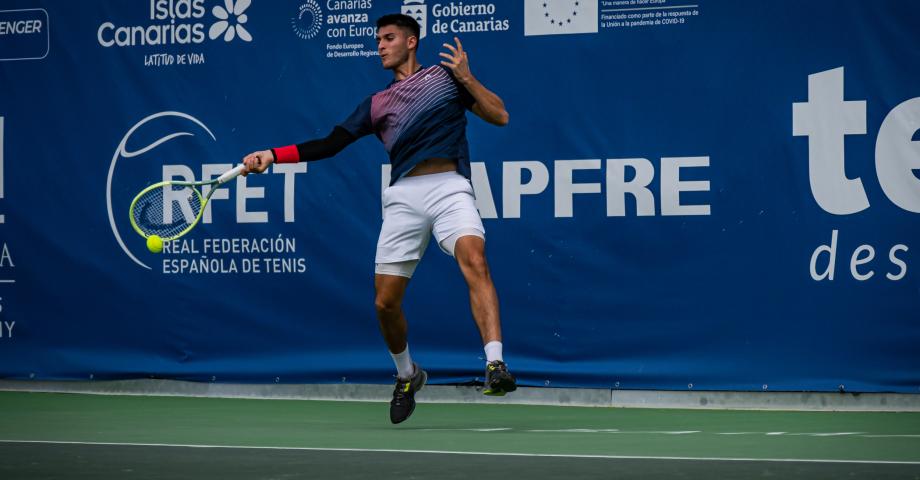 La lluvia para Llamas Ruiz y Gigante en Tenerife Travaglia renace gracias al nuevo entrenador Bonadio y Peniston en la semifinal