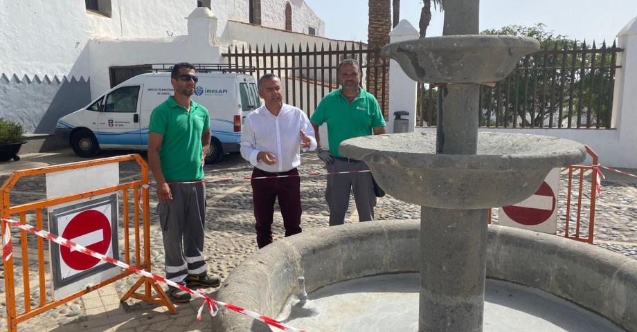 La menor que causó daños a la fuente de San Francisco deberá pagar 724 euros por el acto vandálico