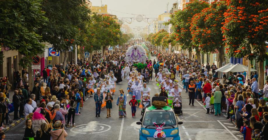  El ritmo y el color protagonistas del impresionante Gran Coso del Carnaval El Musical de Los Llanos de Aridane