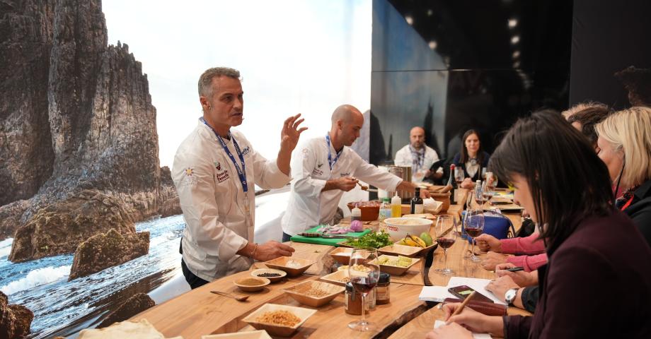 Cabildo e ICEX promocionan la gastronomía de Tenerife entre periodistas de Europa, Asia y América