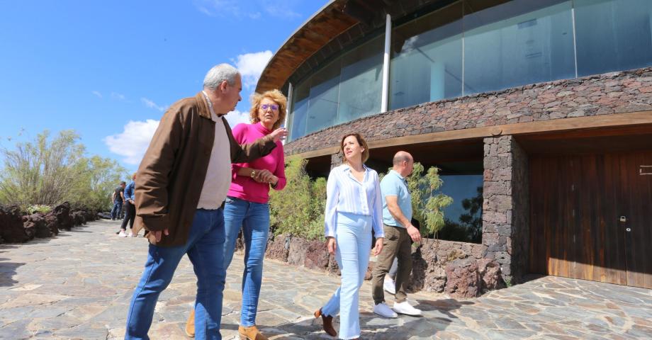 Rosa Dávila denuncia el abandono de Arona y del Sur de Tenerife por parte del PSOE