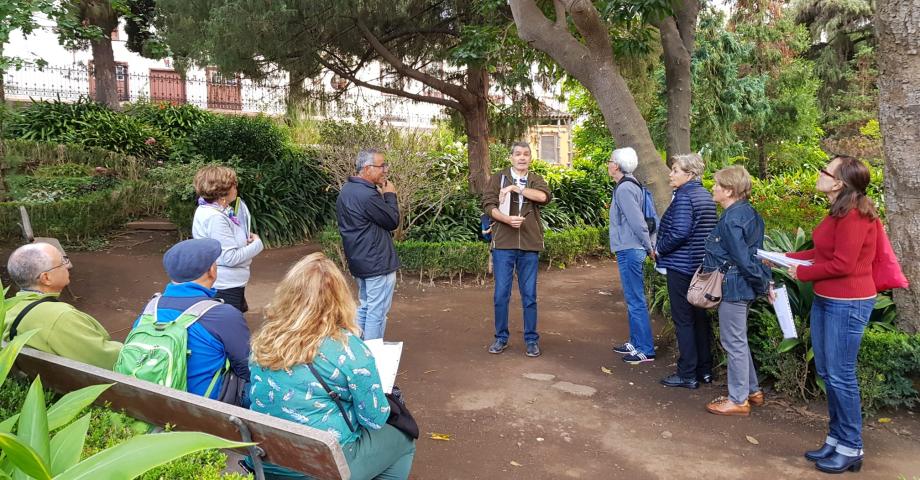 El ayuntamiento recupera el proyecto de sabios y sabias para ofrecer visitas guiadas por la Hijuela del Botánico de La Orotava