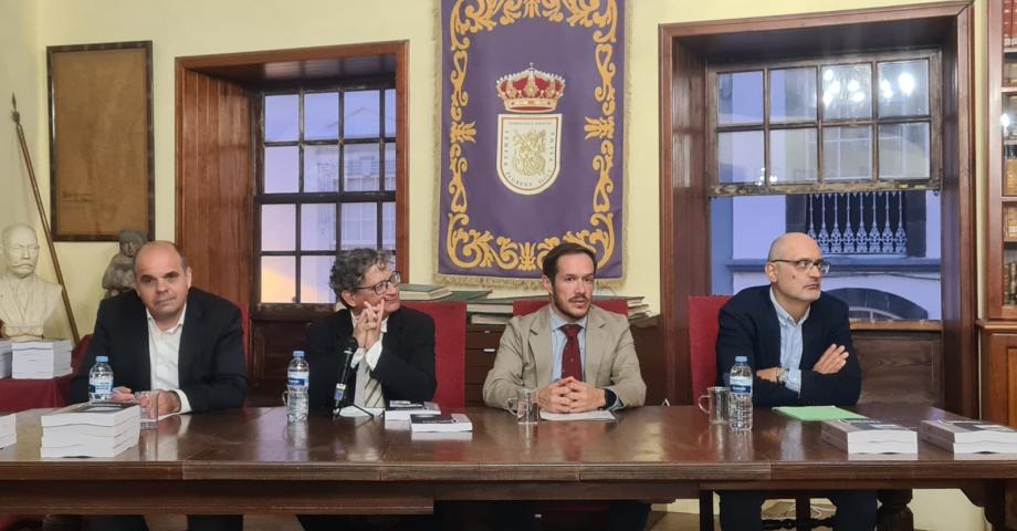 El Cabildo presenta el número dos de la revista ‘Cosmológica’ en conmemoración del 110 aniversario de su fundación 