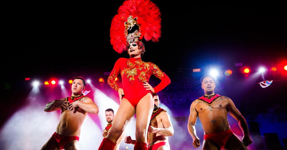 La Gala Transgresora de Los Cristianos llena de color y plataformas la noche del Carnaval