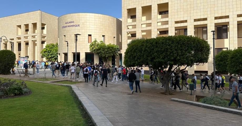 Mil cien aspirantes han concurrido al test de las pruebas de selección para 75 plazas de la escala básica del CGPC