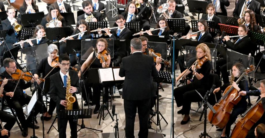  Ovación del público a la Banda Municipal de Música Ciudad de Guía durante el ‘Concierto de Cine’ 