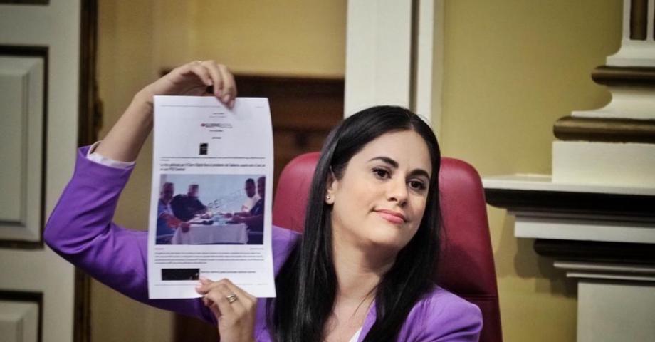 Vidina Espino pregunta a Torres por su relación personal con la empresa del caso Mascarillas que estafó al Gobierno y el presidente no responde