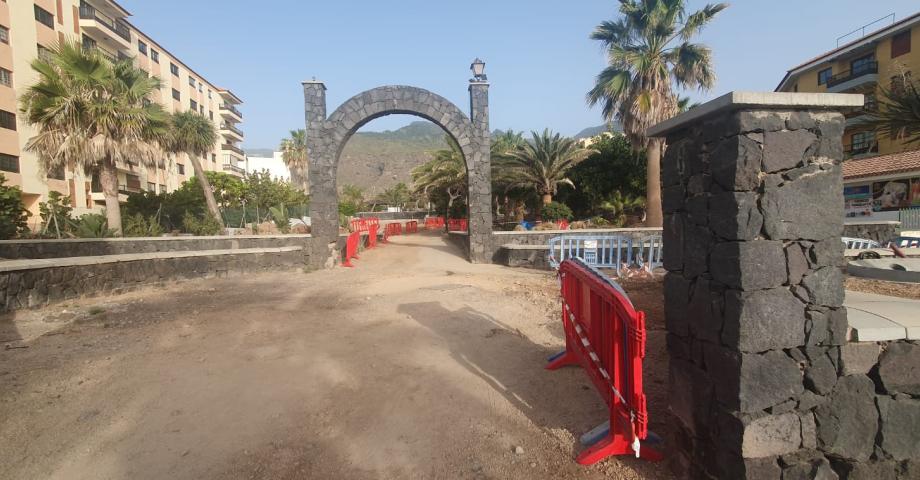 Rehabilitación de la entrada del Parque de Punta Larga en la Avenida Marítima