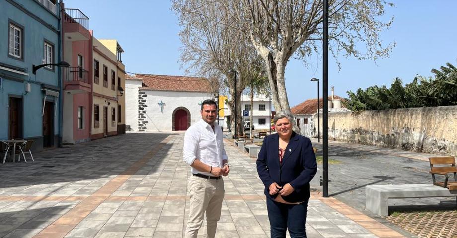 El Ayuntamiento de Los Llanos de Aridane concluye la obra de urbanización de la Plaza de San Pedro en Argual en la que el peatón cobra especial protagonismo