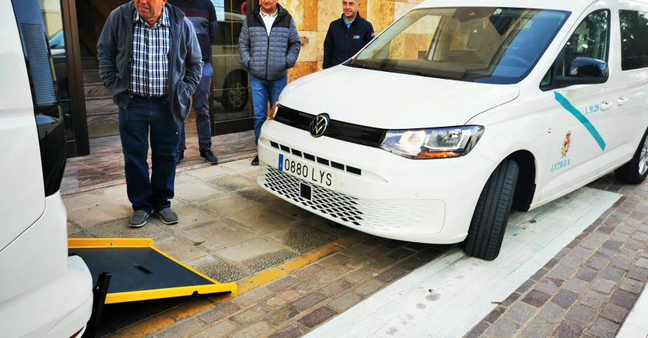 Antigua publica las Bases para adjudicar una nueva licencia de taxi adaptado a personas con movilidad reducida