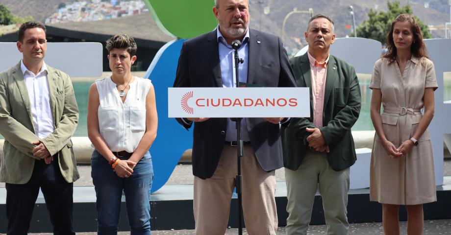 Enrique Arriaga presenta a su equipo para las elecciones a la Alcaldía de Santa Cruz de Tenerife
