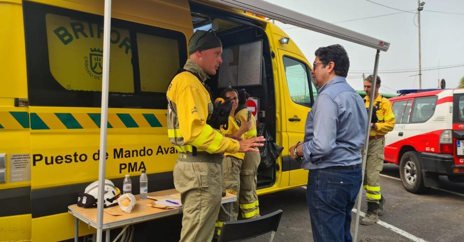 Más de 300 personas participan en el operativo contra incendios forestales en Tenerife