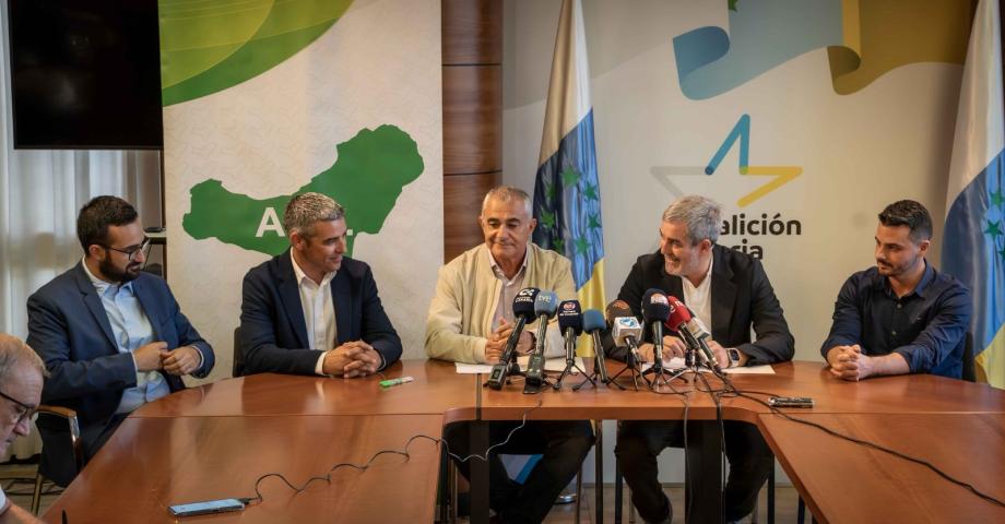 CC y AHI suscriben el acuerdo por la gobernabilidad de Canarias
