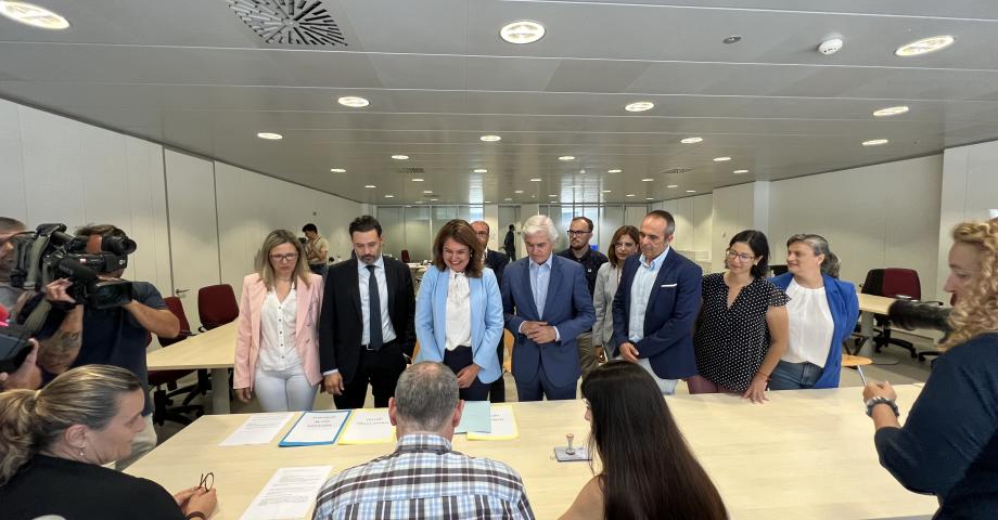 El PP presenta ante la Junta Electoral sus candidaturas al Congreso y al Senado