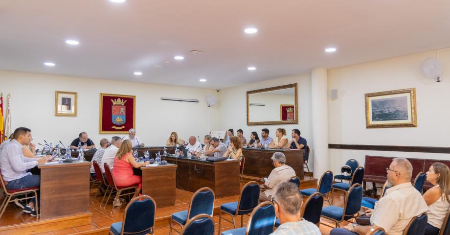 El Ayuntamiento de Adeje ratifica la cesión de suelo para construir 45 viviendas sociales en el municipio