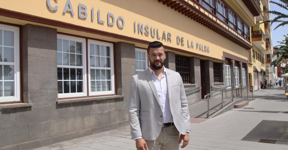 El Cabildo refuerza las guaguas con Los Llanos, Tazacorte, Puntagorda y Barlovento por las fiestas