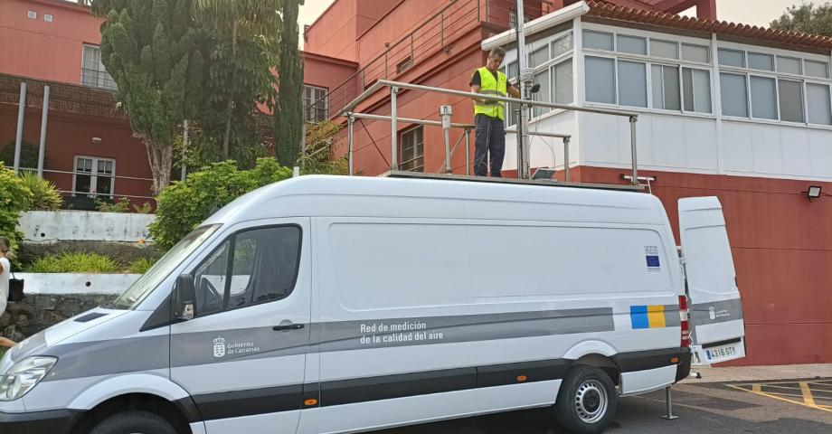 La unidad móvil de medición de la calidad del aire llega a Tenerife