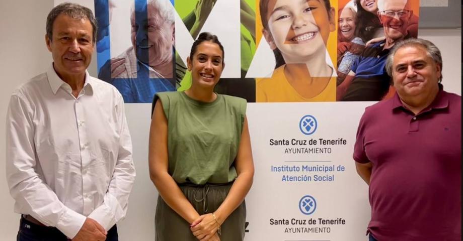 Santa Cruz firma un convenio de colaboración con 5 Océanos para las personas vulnerables