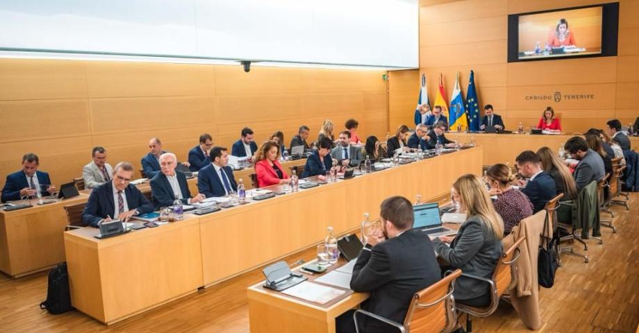 El PSOE Tenerife denuncia que CC, PP y VOX han aprobado los presupuestos del Cabildo incumpliendo la Ley al no estar acompañada por las plantillas de personal