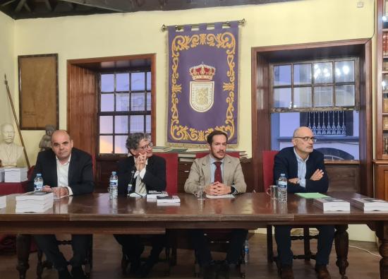 El Cabildo presenta el número dos de la revista ‘Cosmológica’ en conmemoración del 110 aniversario de su fundación 