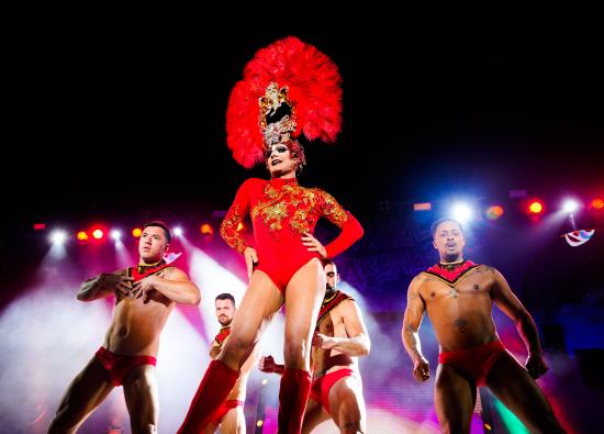 La Gala Transgresora de Los Cristianos llena de color y plataformas la noche del Carnaval